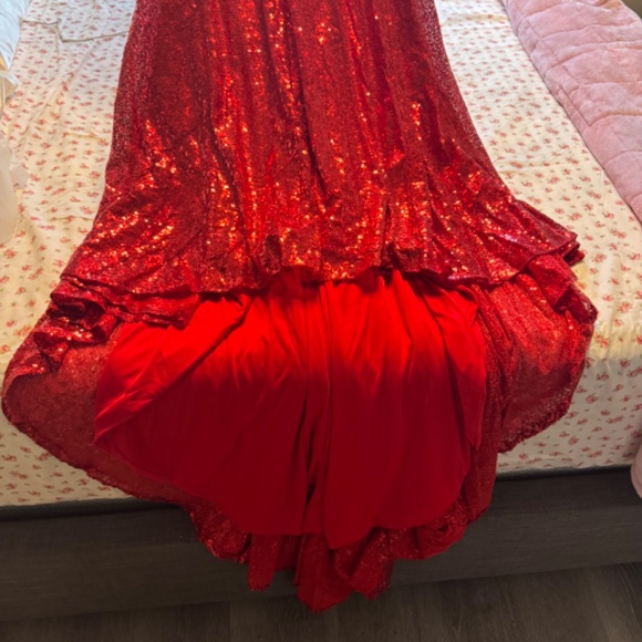 Red sparkly prom dress - Picture 5 of 7